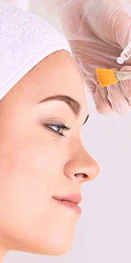 Limpieza facial con peeling químico